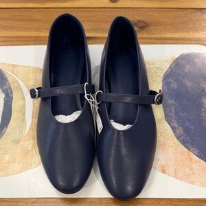 Gap Navy Blue Mary Jane Flats. NWT